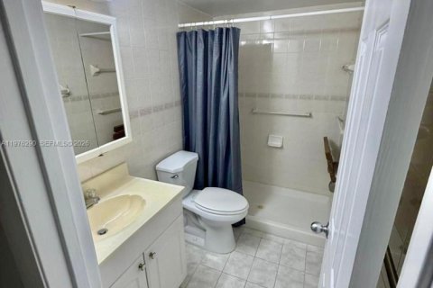 Купить кондоминиум в Майами, Флорида 2 спальни, 100.89м2, № 2043413 - фото 18