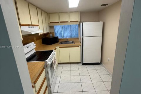 Купить кондоминиум в Майами, Флорида 2 спальни, 100.89м2, № 2043413 - фото 24