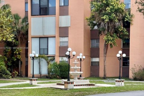 Купить кондоминиум в Майами, Флорида 2 спальни, 100.89м2, № 2043413 - фото 5