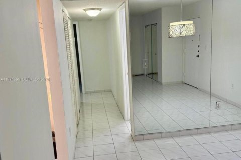 Купить кондоминиум в Майами, Флорида 2 спальни, 100.89м2, № 2043413 - фото 11