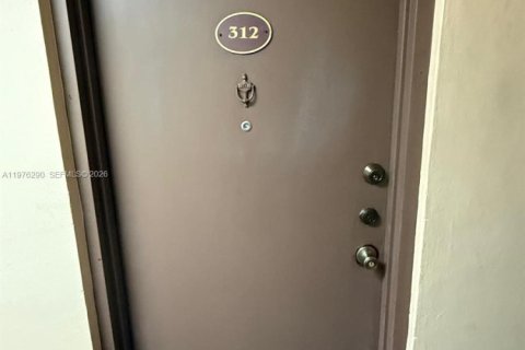 Купить кондоминиум в Майами, Флорида 2 спальни, 100.89м2, № 2043413 - фото 7