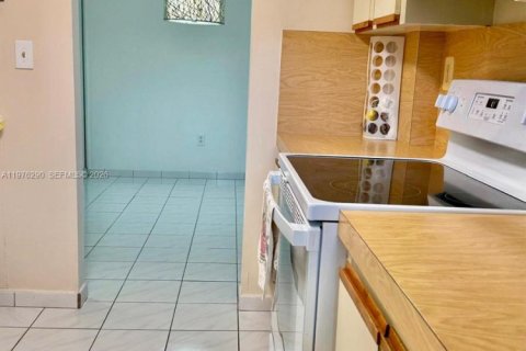 Купить кондоминиум в Майами, Флорида 2 спальни, 100.89м2, № 2043413 - фото 27