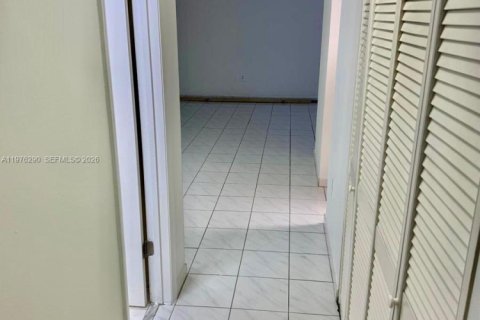 Купить кондоминиум в Майами, Флорида 2 спальни, 100.89м2, № 2043413 - фото 21