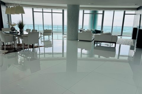 Copropriété à louer à Miami, Floride: 3 chambres, 328.41 m2 № 1959725 - photo 4