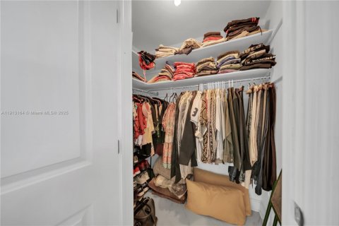 Снять в аренду виллу или дом в Кейп-Корал, Флорида 3 спальни, 120.49м2, № 2082371 - фото 29