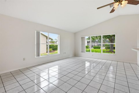 Villa ou maison à vendre à New Port Richey, Floride: 2 chambres, 170.66 m2 № 2407161 - photo 25