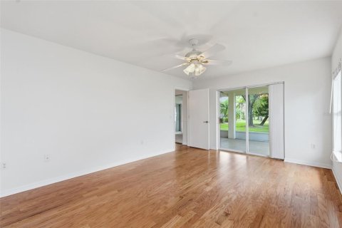 Villa ou maison à vendre à New Port Richey, Floride: 2 chambres, 170.66 m2 № 2407161 - photo 28