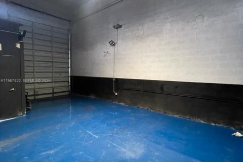 Купить коммерческую недвижимость в Медли, Флорида № 2028658 - фото 13