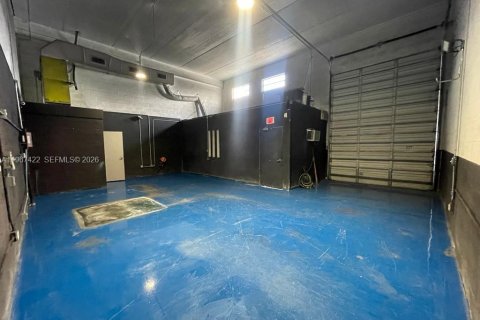 Купить коммерческую недвижимость в Медли, Флорида № 2028658 - фото 7