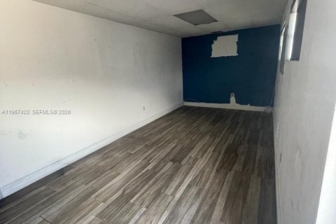 Купить коммерческую недвижимость в Медли, Флорида № 2028658 - фото 5