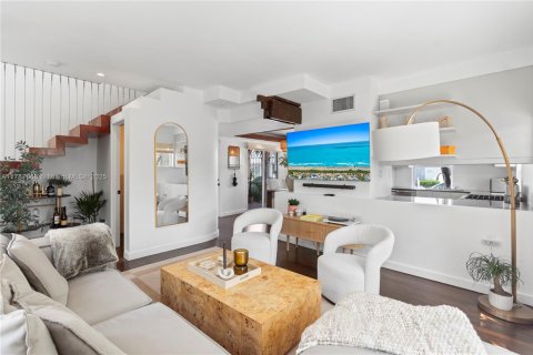 Condominio en venta en Miami Beach, Florida, 2 dormitorios, 94.76 m2 № 1707934 - foto 16