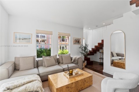 Condominio en venta en Miami Beach, Florida, 2 dormitorios, 94.76 m2 № 1707934 - foto 3