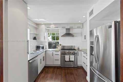 Condominio en venta en Miami Beach, Florida, 2 dormitorios, 94.76 m2 № 1707934 - foto 9