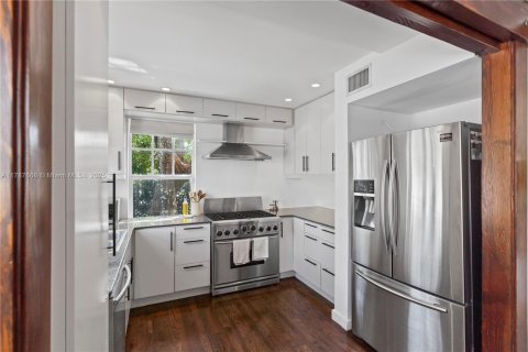 Condominio en venta en Miami Beach, Florida, 2 dormitorios, 94.76 m2 № 1707934 - foto 10