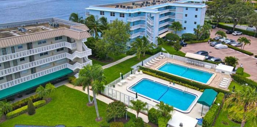 Condo in North Palm Beach, Florida, 2 bedrooms № 972783