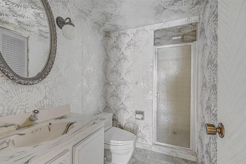 Condominio en venta en Hallandale Beach, Florida, 1 dormitorio, 120.77 m2 № 2010975 - foto 8