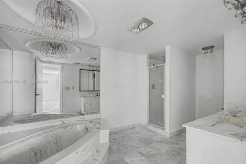 Condominio en venta en Hallandale Beach, Florida, 1 dormitorio, 120.77 m2 № 2010975 - foto 26