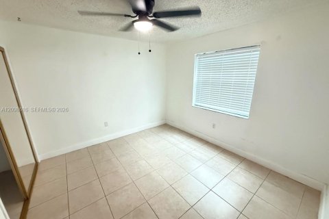 Condo in Miami, Florida, 1 bedroom  № 2399661 - photo 8