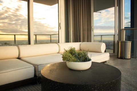Apartamento en alquiler en Miami, Florida, 1 dormitorio, 126.25 m2 № 2154602 - foto 5