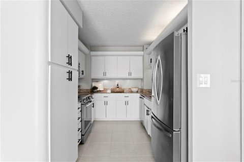 Condo in Tampa, Florida, 2 bedrooms  № 2379551 - photo 20