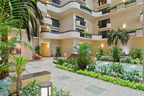 Condo in Tampa, Florida, 2 bedrooms  № 2379551 - photo 7