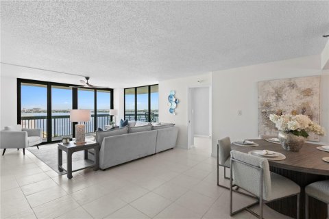 Condo in Tampa, Florida, 2 bedrooms  № 2379551 - photo 9