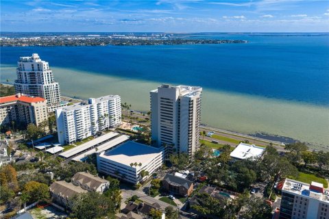 Condo in Tampa, Florida, 2 bedrooms  № 2379551 - photo 5