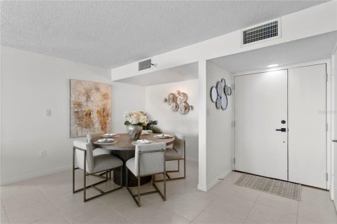 Condo in Tampa, Florida, 2 bedrooms  № 2379551 - photo 30