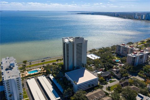 Condo in Tampa, Florida, 2 bedrooms № 2379551