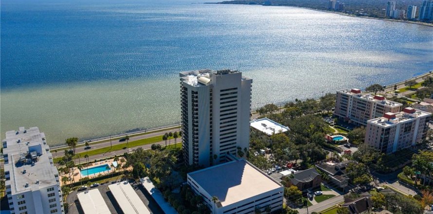 Condo in Tampa, Florida, 2 bedrooms  № 2379551