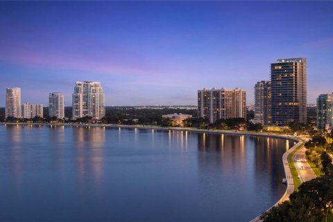 Condo in Tampa, Florida, 2 bedrooms  № 2379551 - photo 3