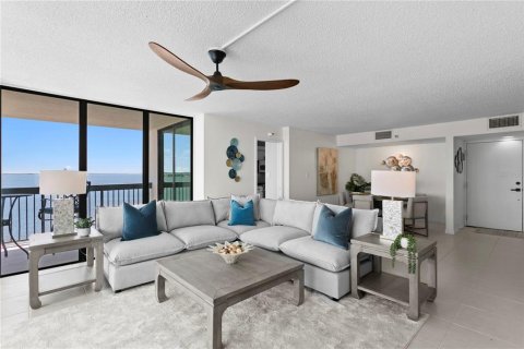 Condo in Tampa, Florida, 2 bedrooms  № 2379551 - photo 17