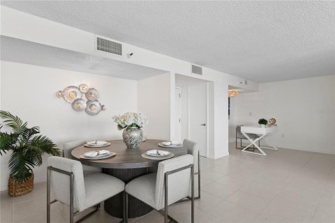 Condo in Tampa, Florida, 2 bedrooms  № 2379551 - photo 29