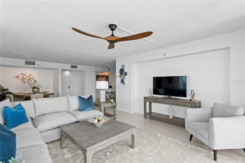 Condo in Tampa, Florida, 2 bedrooms  № 2379551 - photo 18