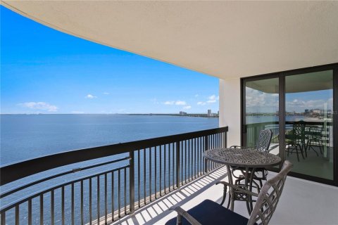 Condo in Tampa, Florida, 2 bedrooms  № 2379551 - photo 26