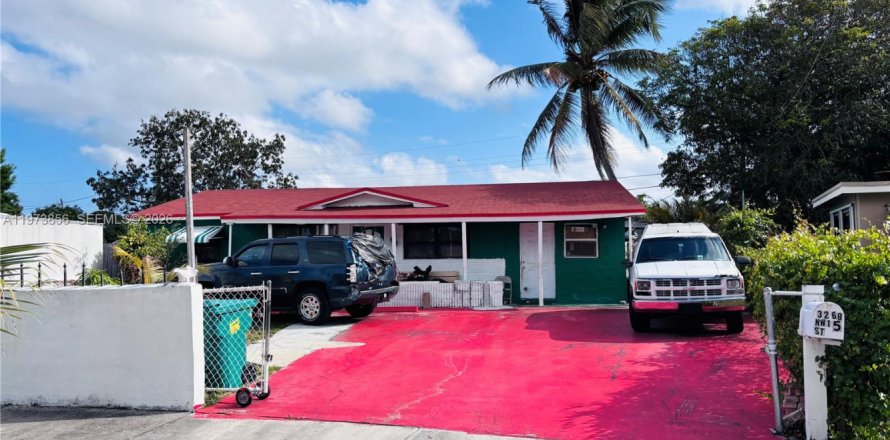 House in Lauderhill, Florida 3 bedrooms № 2033394