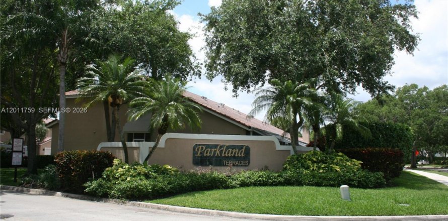 Touwnhouse à Parkland, Floride 4 chambres, 186.36 m2 № 2075413