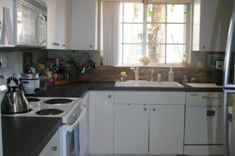 Touwnhouse à vendre à Parkland, Floride: 4 chambres, 186.36 m2 № 2075413 - photo 11