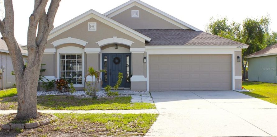 House in Riverview, Florida 4 bedrooms, 179.86 sq.m. № 2099930