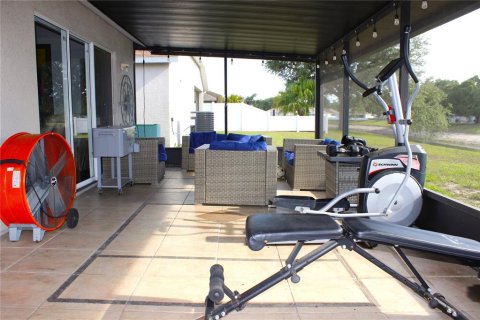 House in Riverview, Florida 4 bedrooms, 179.86 sq.m. № 2099930 - photo 23
