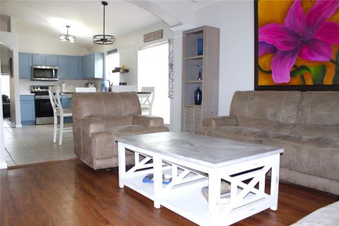 House in Riverview, Florida 4 bedrooms, 179.86 sq.m. № 2099930 - photo 10