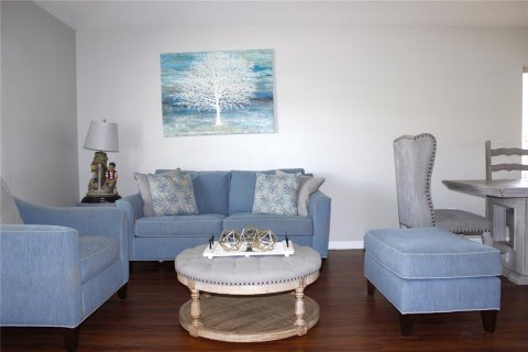 House in Riverview, Florida 4 bedrooms, 179.86 sq.m. № 2099930 - photo 3