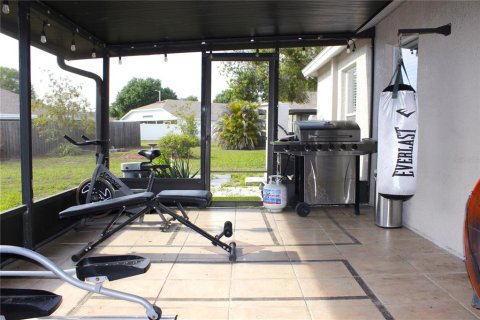 House in Riverview, Florida 4 bedrooms, 179.86 sq.m. № 2099930 - photo 24