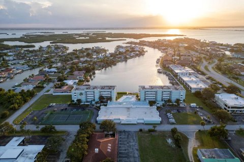 Condominio en venta en Cocoa Beach, Florida, 3 dormitorios, 153.85 m2 № 1857899 - foto 4