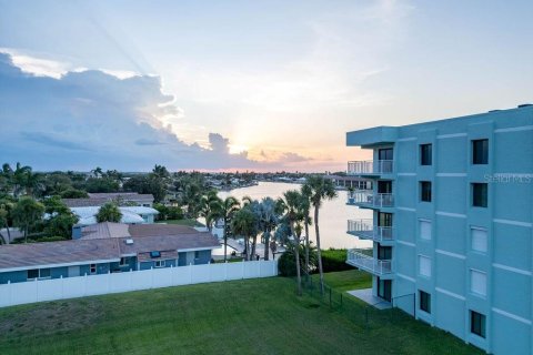 Condominio en venta en Cocoa Beach, Florida, 3 dormitorios, 153.85 m2 № 1857899 - foto 26