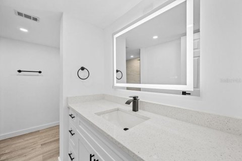 Condominio en venta en Cocoa Beach, Florida, 3 dormitorios, 153.85 m2 № 1857899 - foto 9