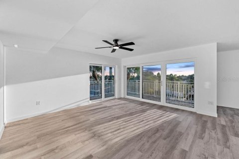 Condominio en venta en Cocoa Beach, Florida, 3 dormitorios, 153.85 m2 № 1857899 - foto 5