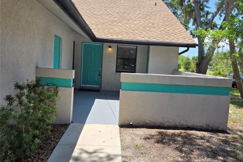 House in Palmetto, Florida 3 bedrooms, 102.56 sq.m. № 2280669