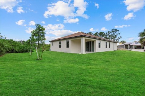 House in North Port, Florida 4 bedrooms, 184.88 sq.m. № 1837400 - photo 25