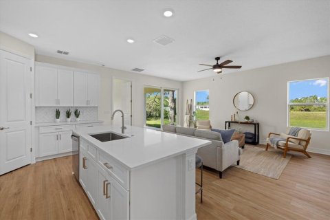 House in North Port, Florida 4 bedrooms, 184.88 sq.m. № 1837400 - photo 7
